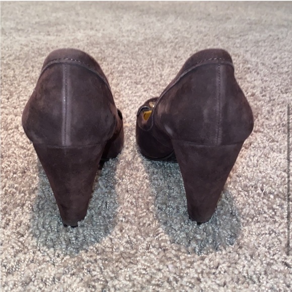 Coach Heels - Picture 3 of 9